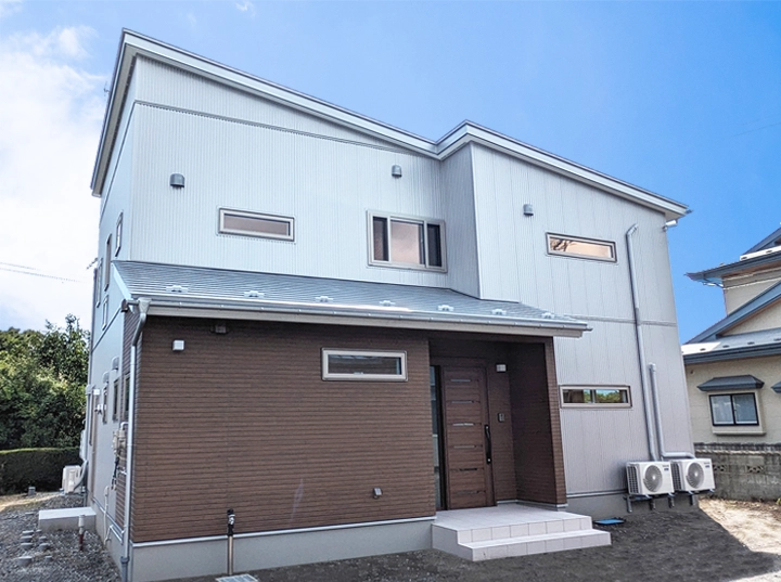 八戸市売市にて完成見学会