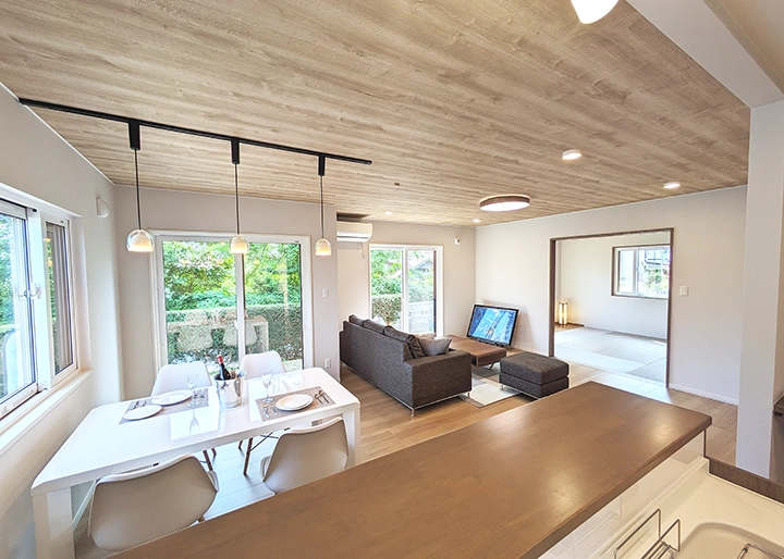 八戸市売市にて完成見学会