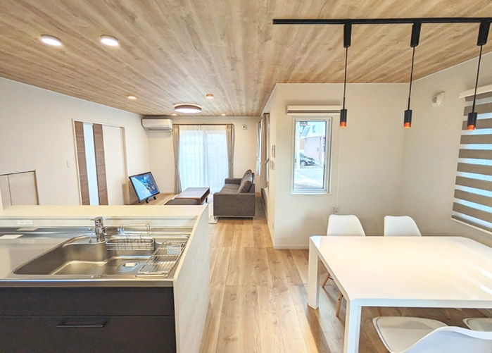 八戸市売市にて完成見学会